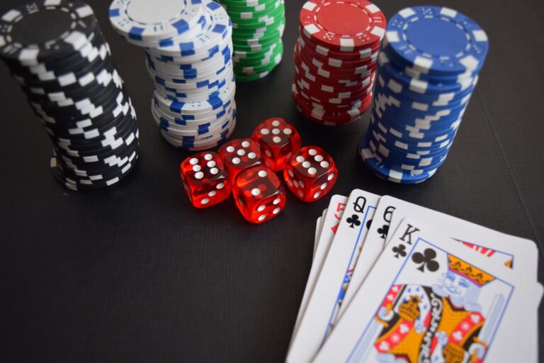 Online Gambling: Play, Win, Repeat